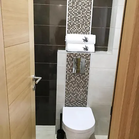 Pino Bianco 2 - Pekovic Lägenhet